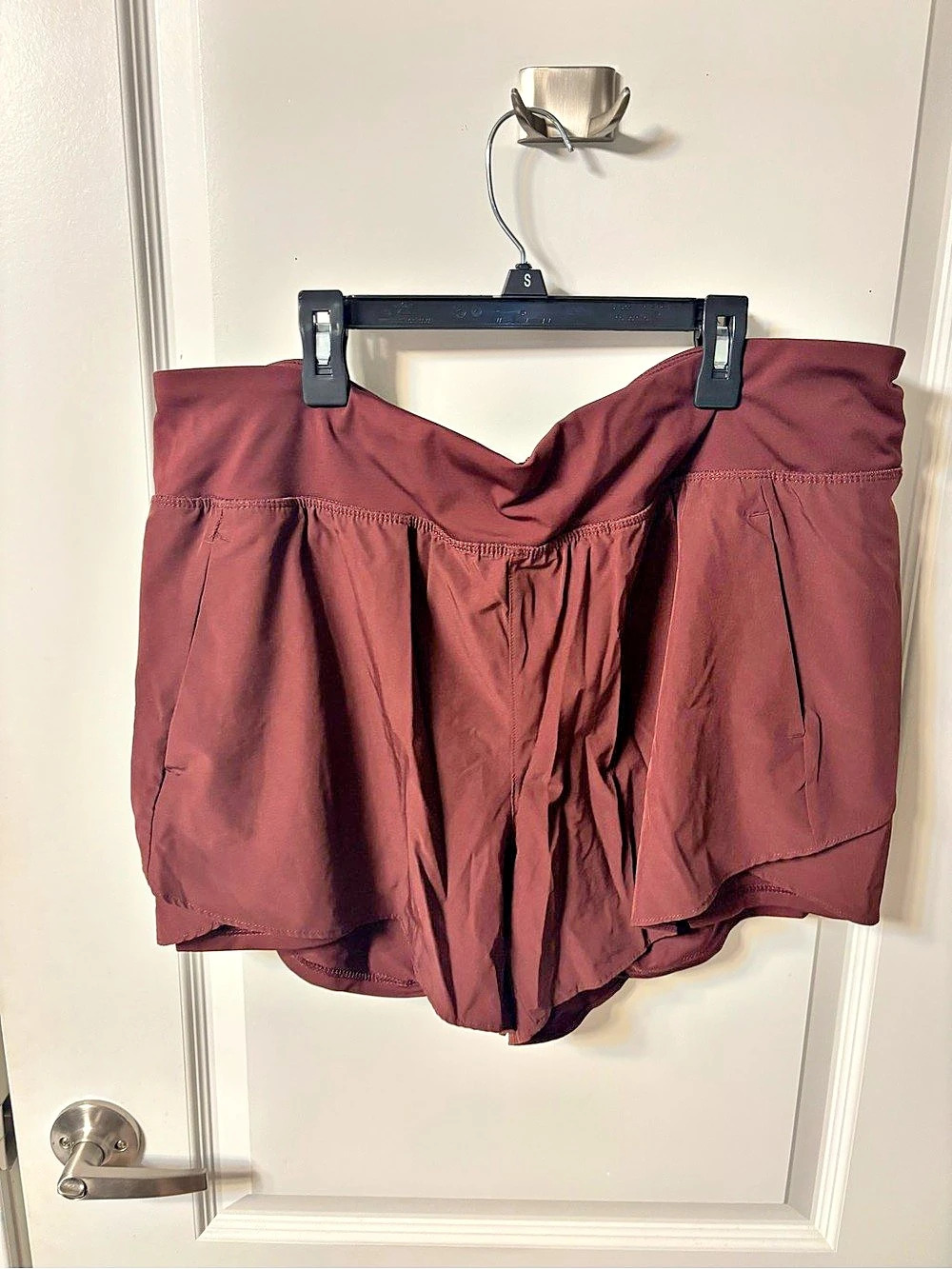 Avia Women's Running Shorts with Bike Liner Burgundy XXL (20) Like New